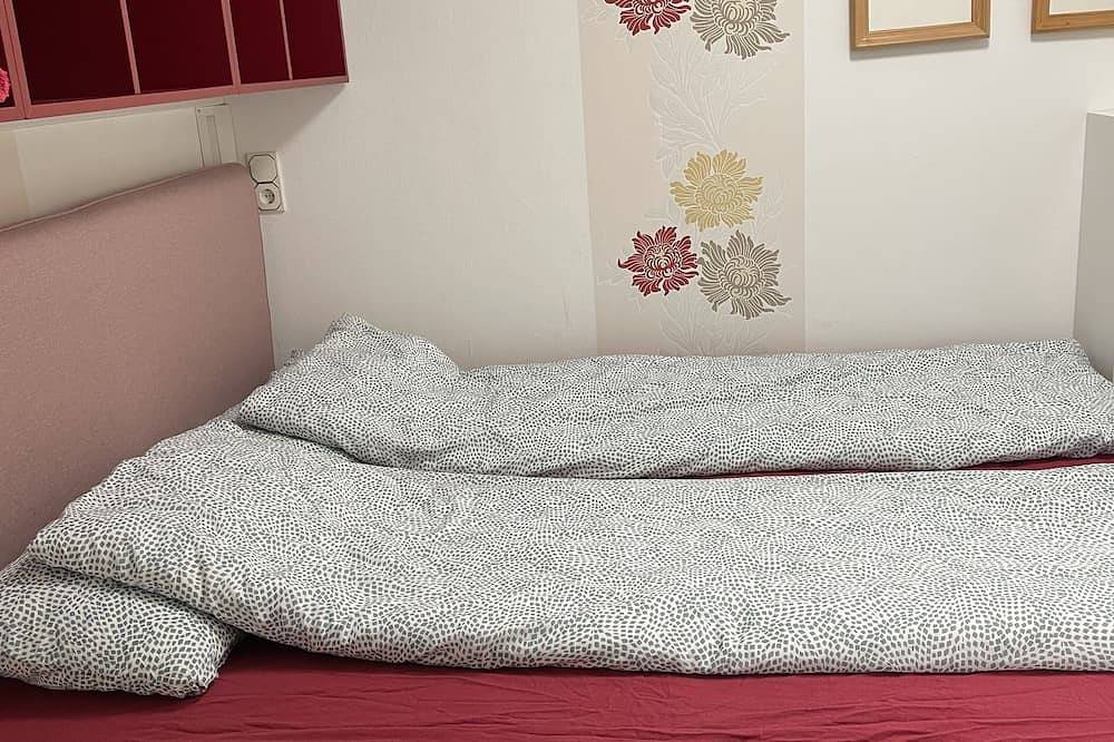 Ganze Wohnung, Pino24 Petit Ferienwohnung 34 qm mit Pool, zentrale Lage, für bis zu 4 Personen in Hallenberg, Hochsauerlandkreis
