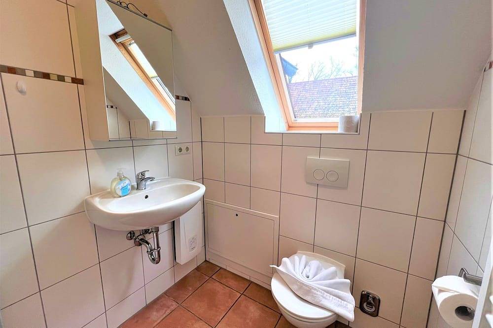 Ganze Wohnung, Apartment 06 | 1. Obergeschoss - Ferienhaus Dollahner | Zentrale Lage | in Ostseebad Binz, Binz