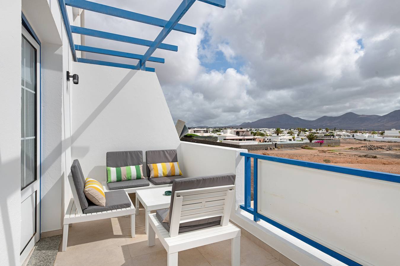 Ganze Wohnung, Ferienwohnung 'Atlantic Soul' mit Meerblick, privater Terrasse und Wlan in Playa Blanca, Yaiza