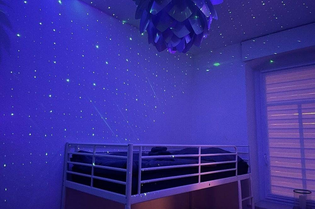 Ganze Wohnung, Space Age Design-Luxus-Apartment+Terrasse, fast Wlan, Waschtrockner, beste Lage in Gera, Ostthüringen