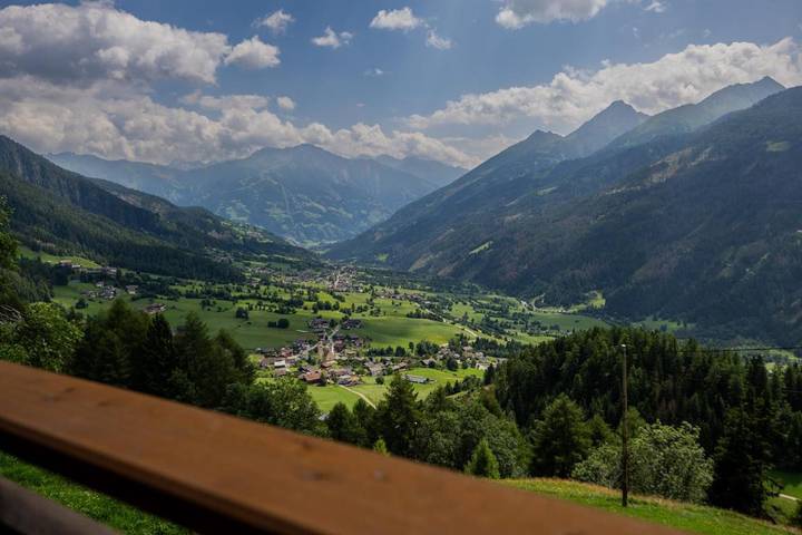 Ferienwohnung für 4 Personen, mit Terrasse und Ausblick in Virgen - 3