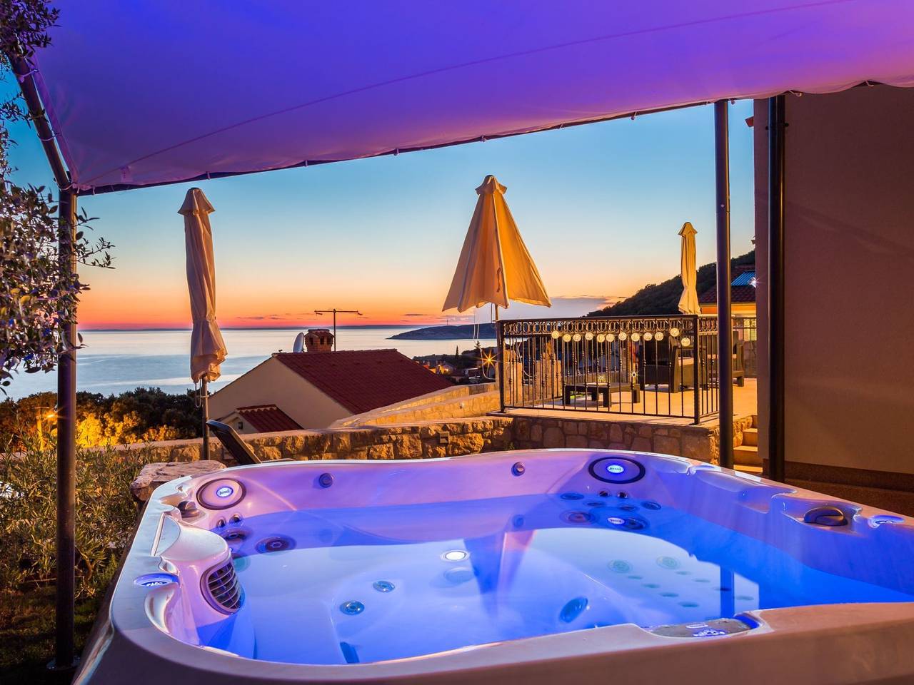 Exklusive und stilvolle Meerblick-Inselvilla in Martinscica, Cres