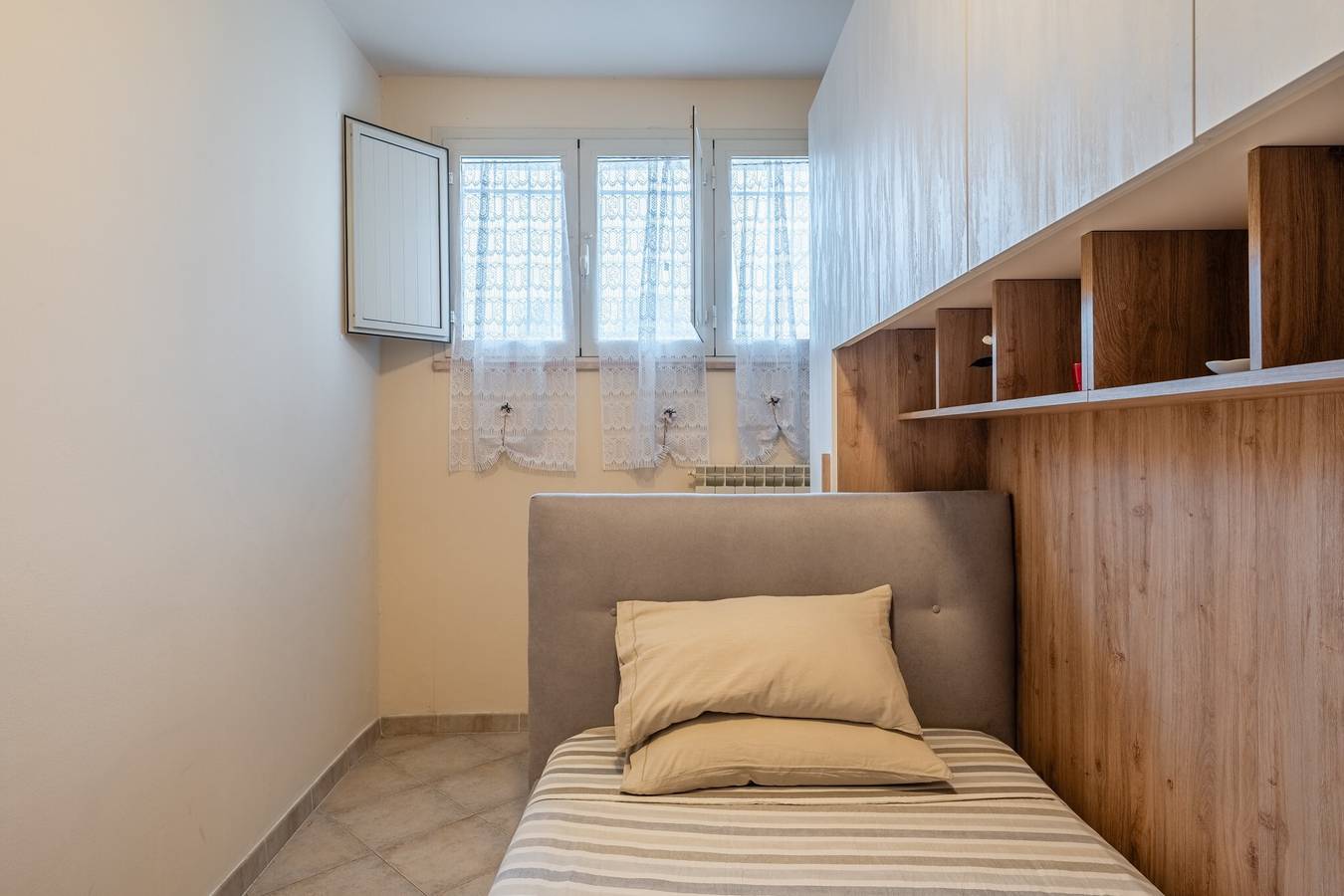 Entire apartment, Apartment 'Casa Angeli - By The River' with Wi-Fi in Lucca, Lucca Province