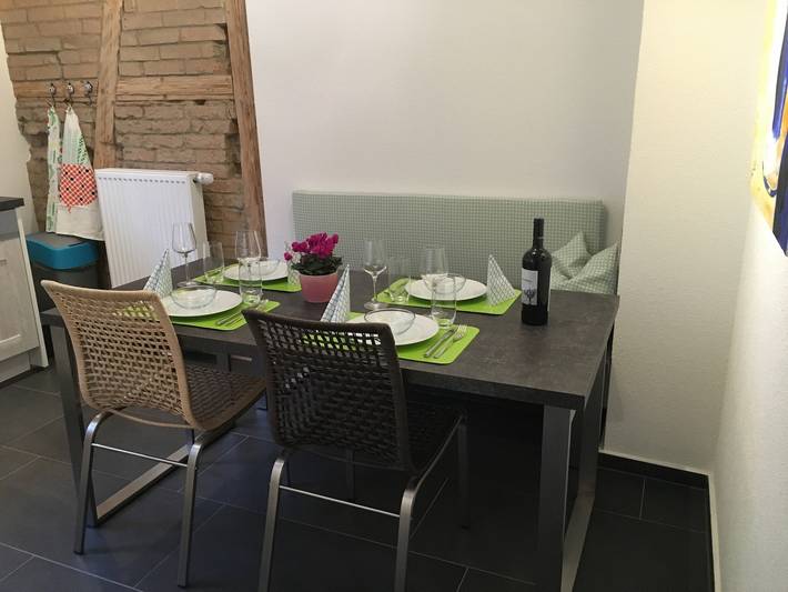 Ganze Wohnung, Ferienwohnung 'Unterm Blauregen' mit Privatterrasse und Wi-Fi in Öhningen, Untersee
