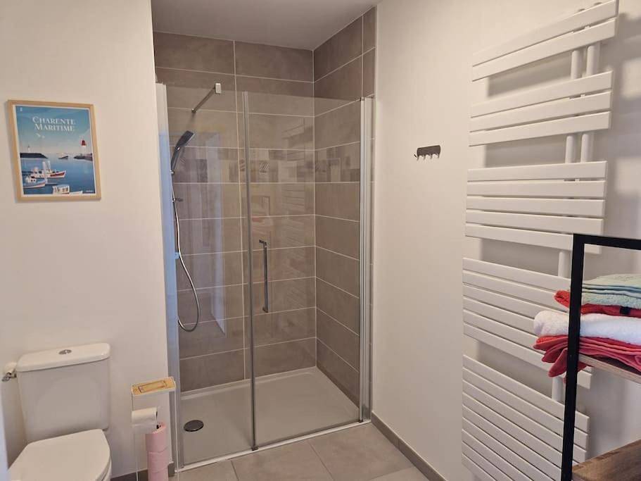 Appartement entier, One-Bedroom Apartment in Puilboreau, Région de La Rochelle