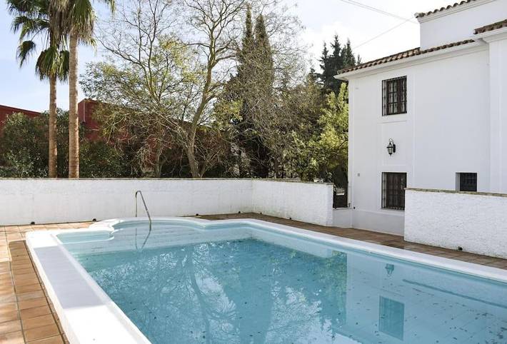 Chalet para 20 personas, con Balcón y Terraza además de Jardín y Piscina en Montilla
