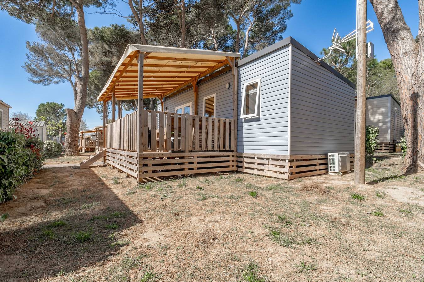 Mobilhome Sympa au camping Domaine La Yole 5 étoiles in Vendres, Côte méditerranéenne (France)