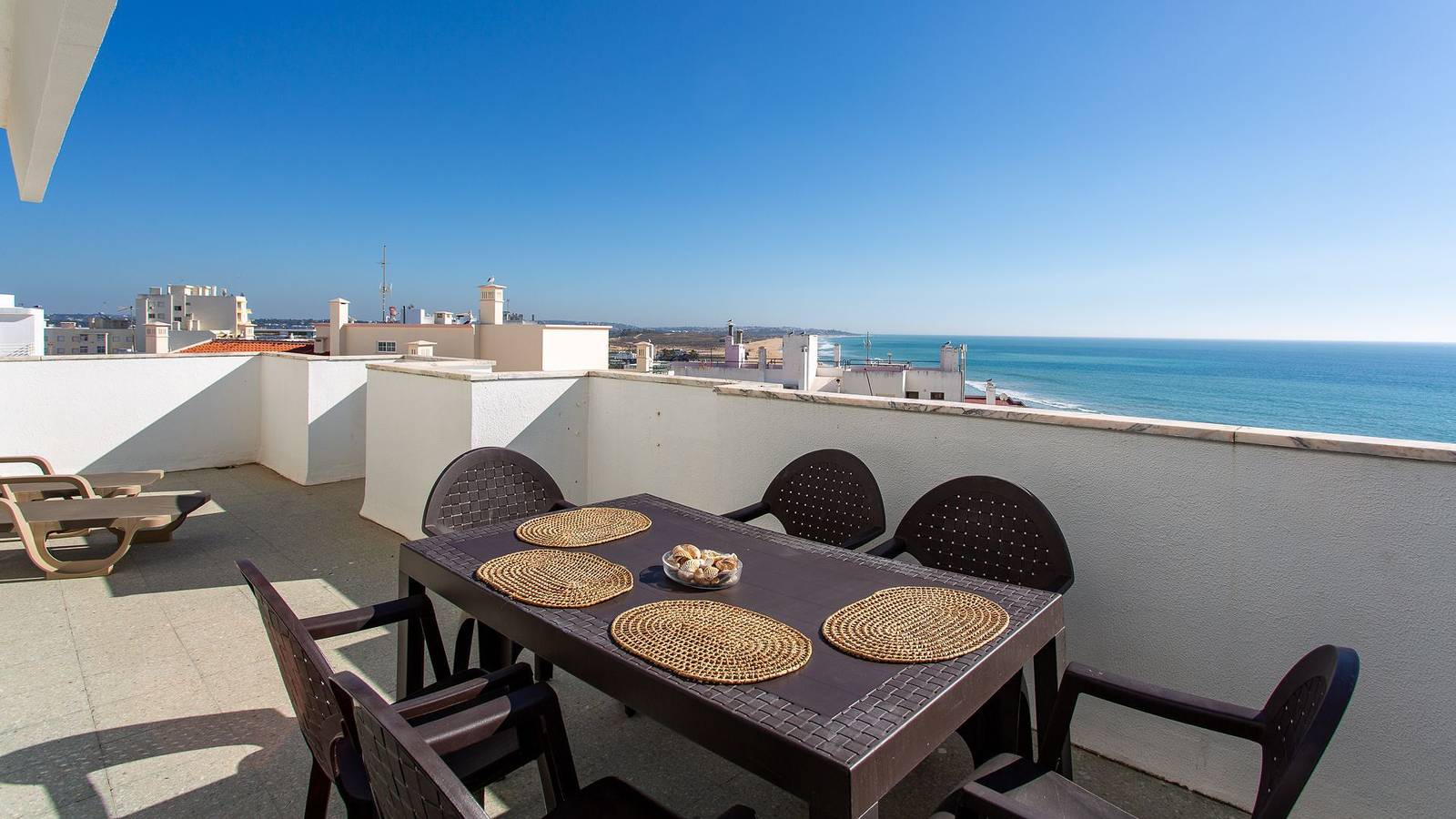 Apartamento De Férias para 4 Pessoas em Armação de Pêra, Distrito de Faro