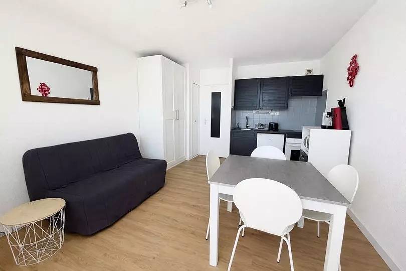 Studio entier, Studio cabine pour 4 personnes avec une magnifique vue sur le vieux village et les pistes in Les Angles, Parc naturel régional des Pyrénées catalanes