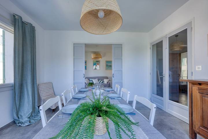 Gîte pour 6 personnes, avec balcon, adapté aux familles dans Ile De Bendor - 3