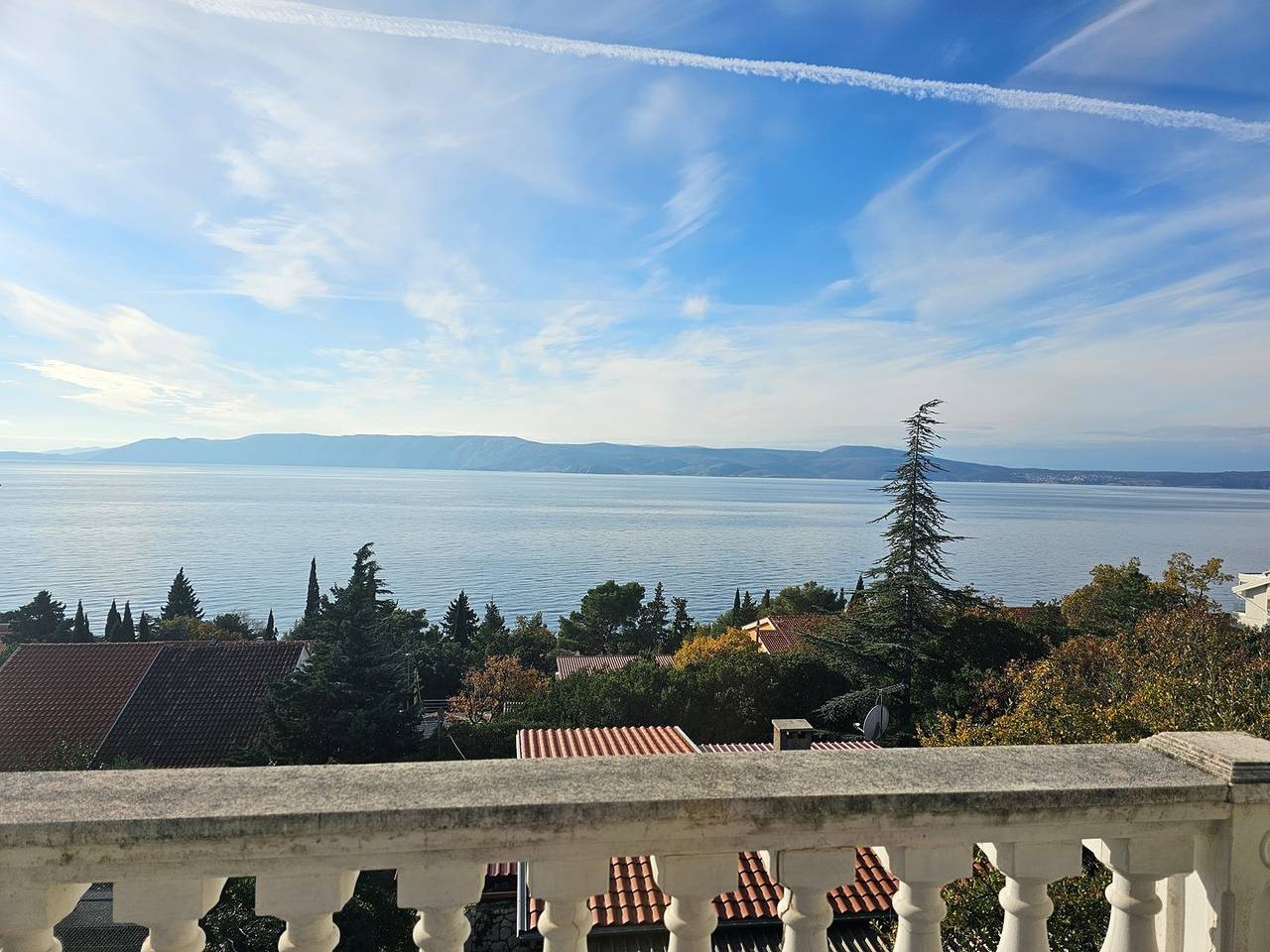 Ganze Wohnung, Apartment mit Balkon und Meerblick in Plaža Bribirska obala, Novi Vinodolski