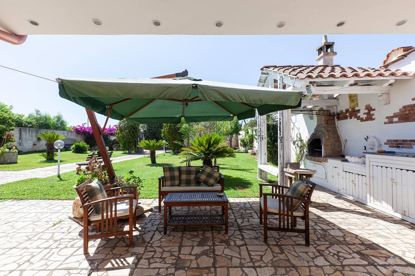 Villa Erika with private pool and garden in Lecce, Province de Lecce