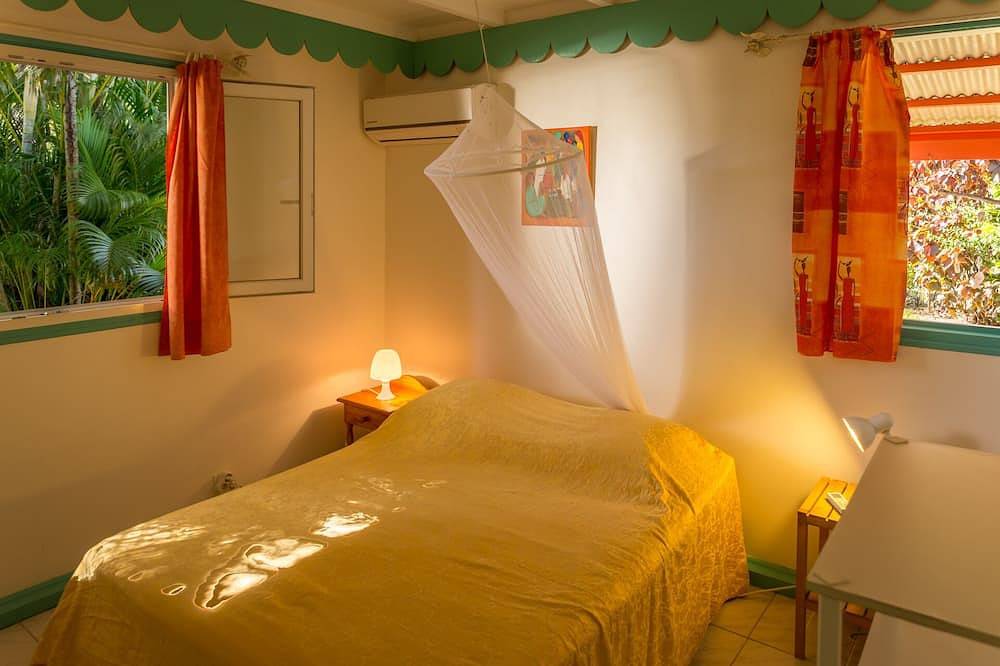 Entire apartment, Gîte Alpinia 4/6 pers in the residence Les Jardins de Pointe Noire, swimming pool in Pointe-Noire, Guadeloupe (Caribbean)