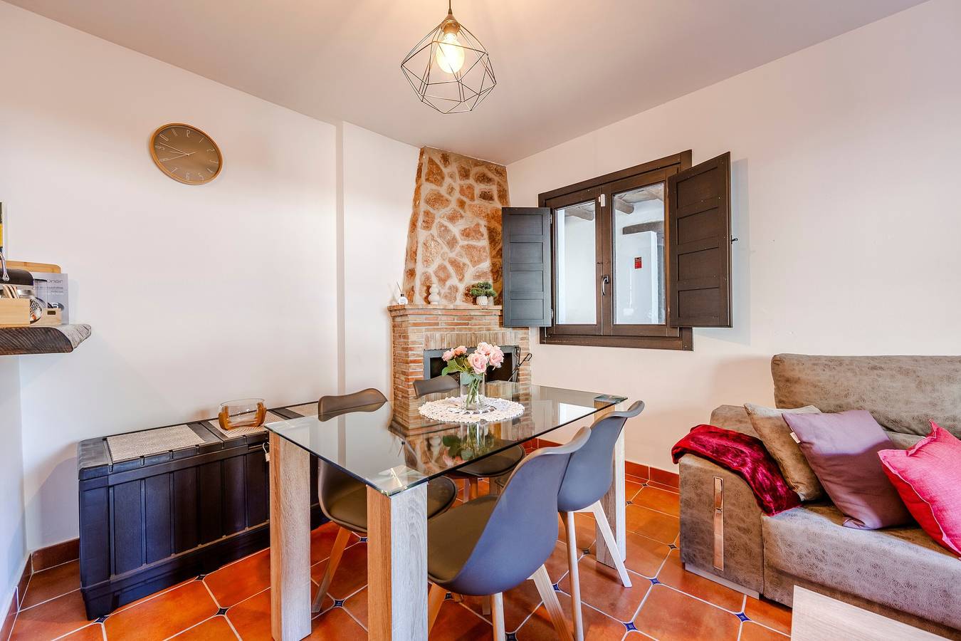 Apartamento entero, Apartamento 'Tu Descanso en Ohanes' con vistas a la montaña, balcón y Wi-Fi in Ohanes, Provincia de Almería