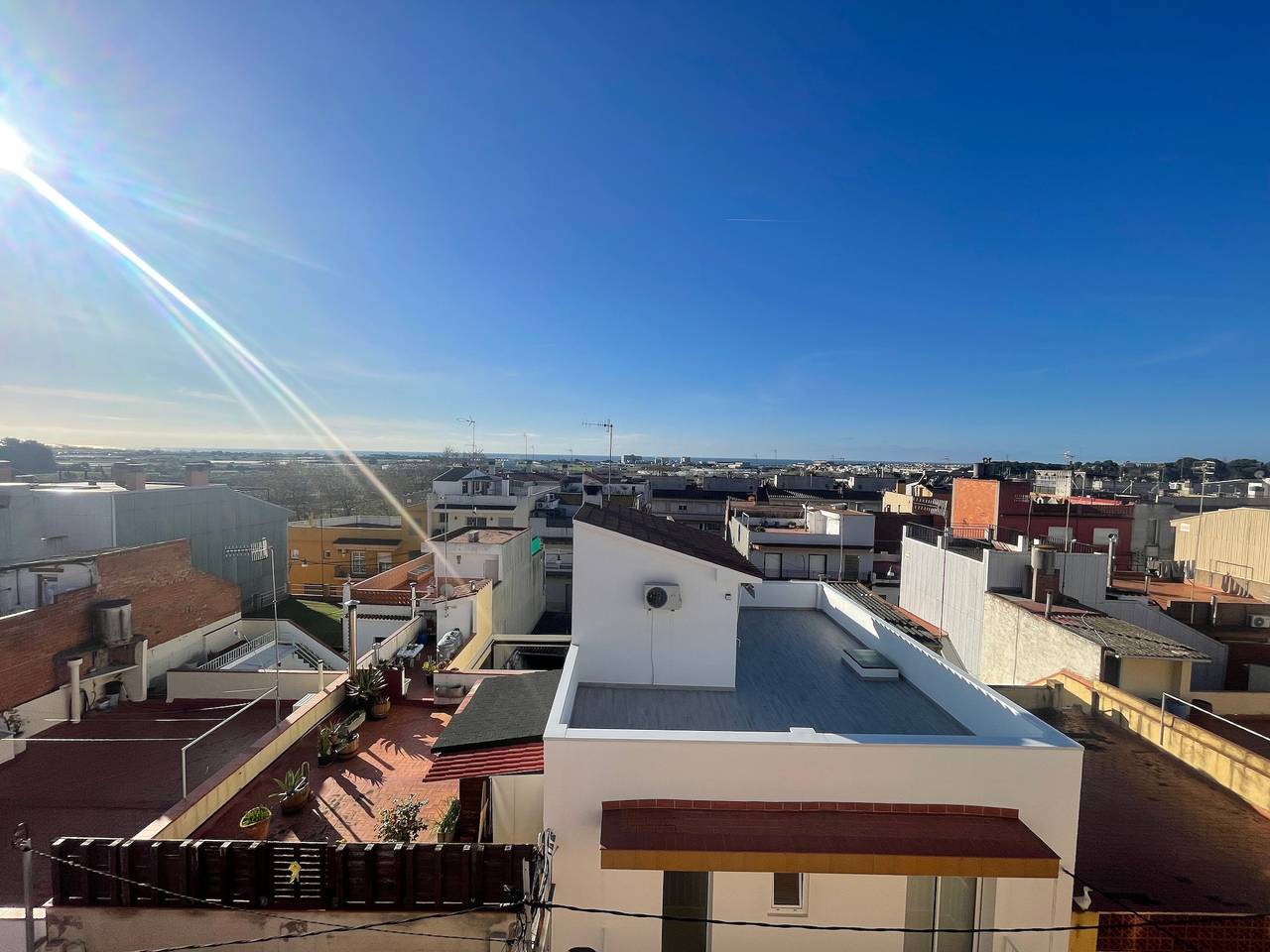 Apartamento entero, Apartamento 'Berni's House Palafolls' con vistas al mar, terraza privada y aire acondicionado in Palafolls, Costa del Maresme
