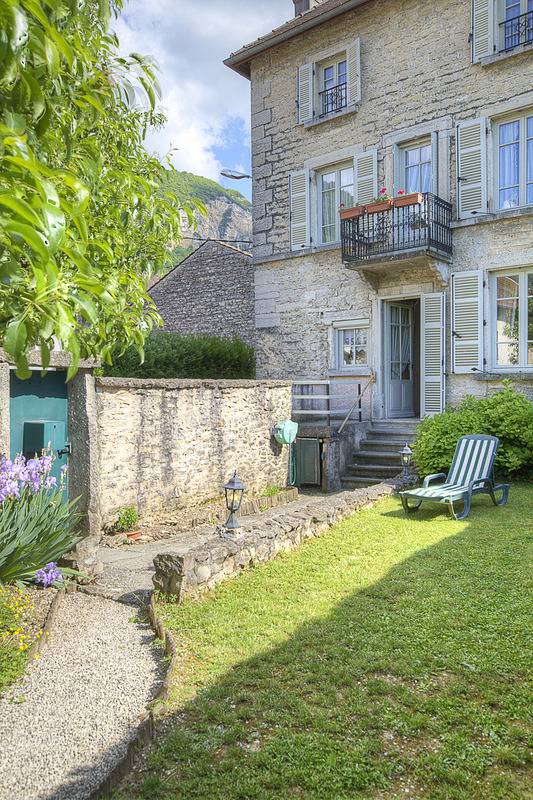 Gîte pour 8 personnes, avec terrasse et jardin