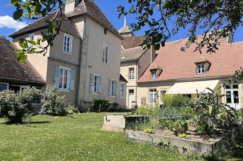 Maison de Noble Nicolas - Jules in Avallon, Morvan Regional Nature Park