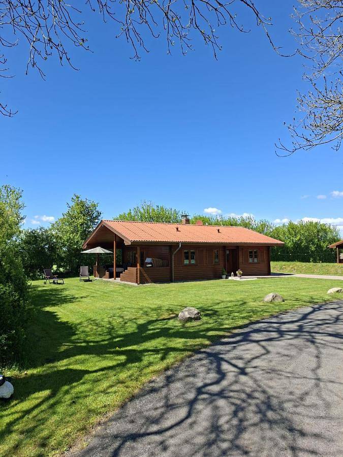 Ferienhaus für 4 Personen, mit Terrasse und Garten sowie Ausblick in Achtrup