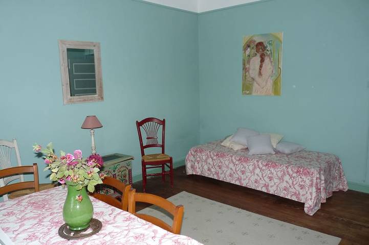 Gîte pour 4 personnes, avec terrasse à Banne - 2