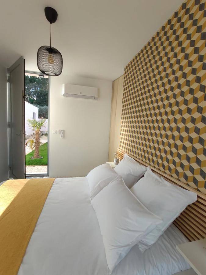 Double Room with Balcony in Villeneuve-lès-Avignon, Région de Nîmes