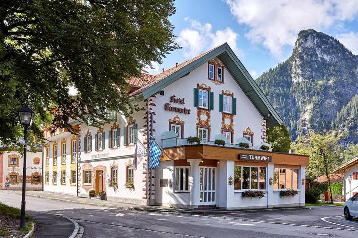 Hôtel pour 4 personnes, avec balcon ainsi que sauna et vue