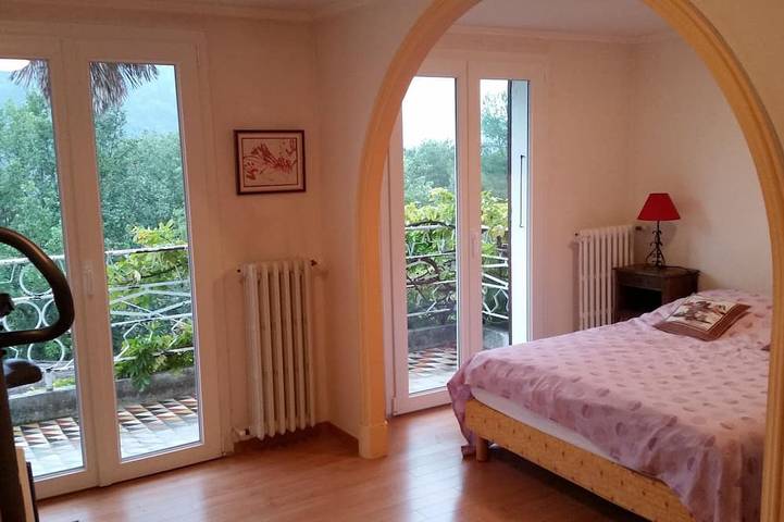 Location de vacances pour 4 personnes, avec piscine ainsi que balcon et jardin à Cantaron - 2