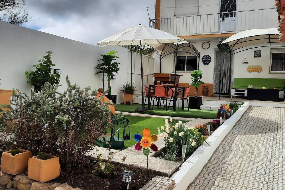 Casa Da Roseira - Ihr Ferienhaus mit privatem Garten in Famalicão, Leiria District