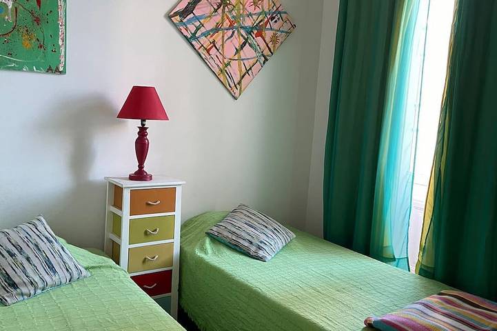 Casa Centenária no Centro da Fuseta. A 850 Metros da Praia e de Restaurantes in Moncarapacho e Fuseta, Parque Natural da Ria Formosa