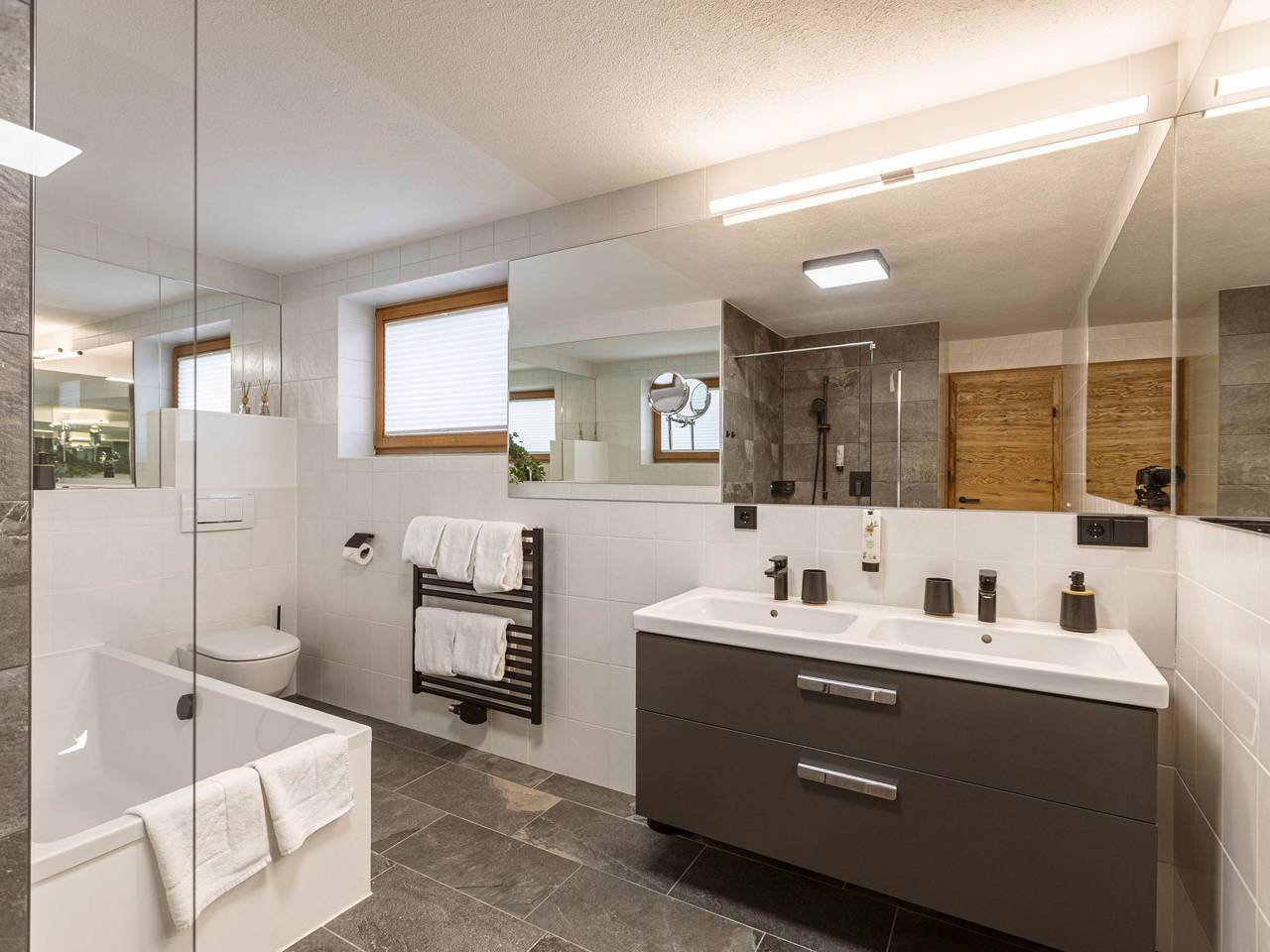Appartamento intero, Mit 3 Schlafzimmern für 6 Personen in Lermoos, Ammergau Alpi Austria