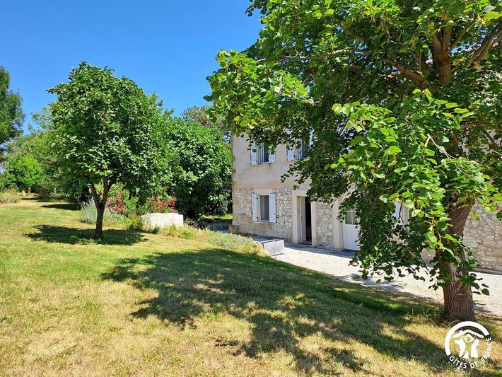 Gîte pour 6 personnes, avec Terrasse et Jardin à Saint-Germain-des-Prés (Midi-Pyrénées)
