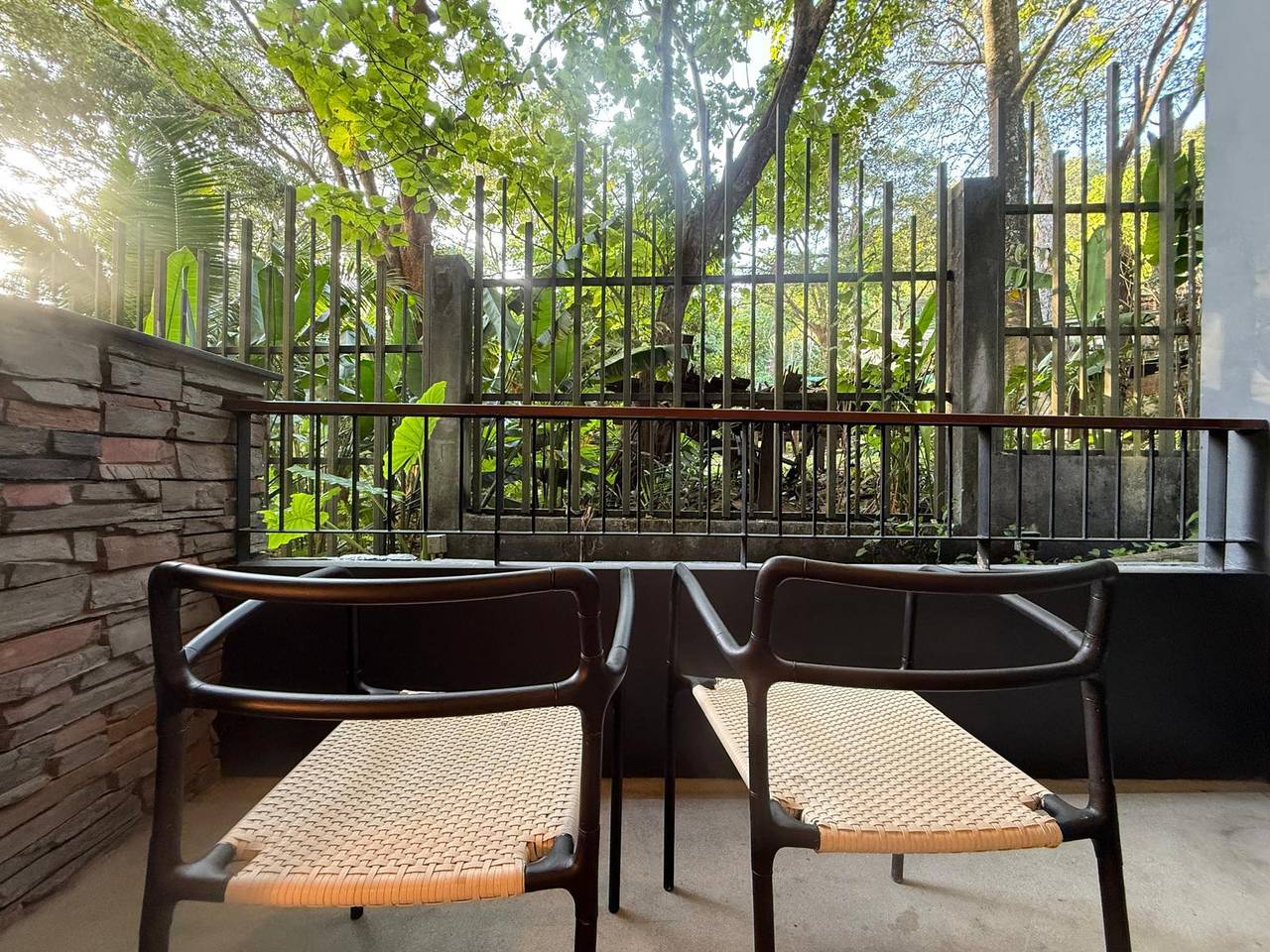 Ganze Wohnung, Emerald 312A – Studio mit Balkon und Gemeinschaftspool in Patong Beach, Phuket