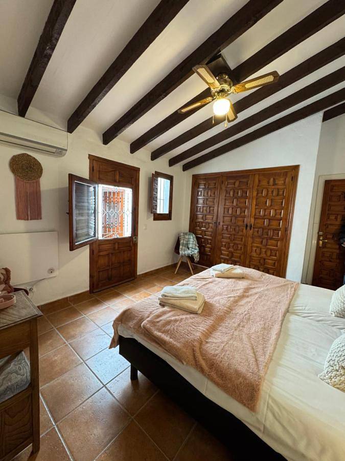 Chambre d’hôte pour 2 personnes, avec piscine ainsi que jardin et vue à Arenas - 3