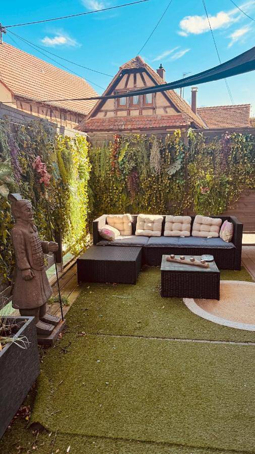 Appartement entier, La Suite 1920 - Jacuzzi privé & Donjon in Gougenheim, Région de Strasbourg