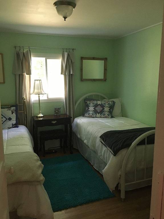 Nicely located, Cozy, Pet Friendly cottage in beautiful Lake Toxaway, Nc in Lake Toxaway