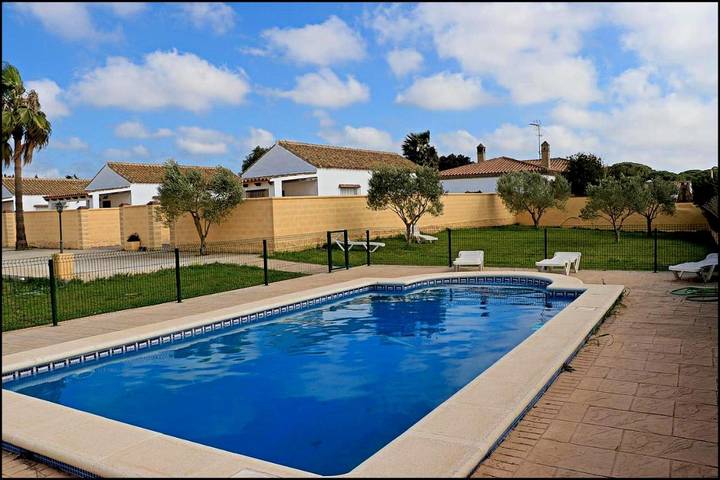 Bungalow voor 5 personen, met tuin en zwembad in Conil de la Frontera