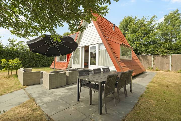 Ferienhaus für 4 Personen, mit Balkon/Terrasse und Terrasse sowie Garten