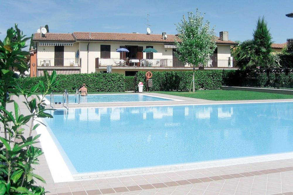 Entire apartment, Sole del Garda in Lazise, Garda Mountains