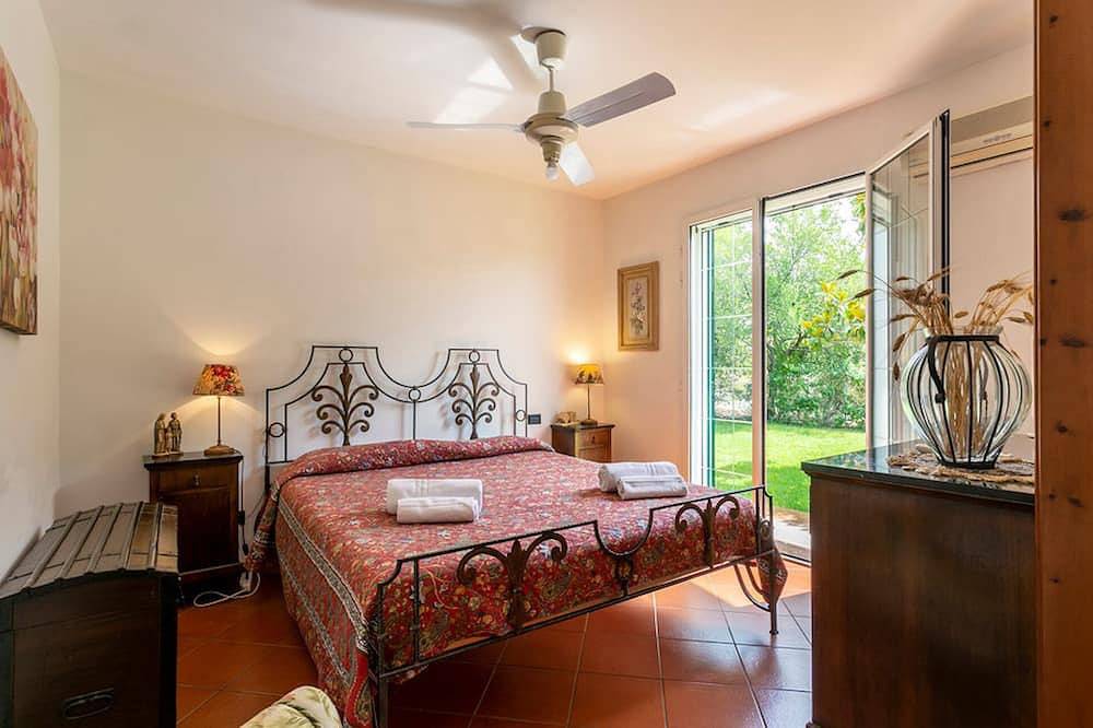 Fantastic villa with a view and large pool in Modica, Ragusa Province
