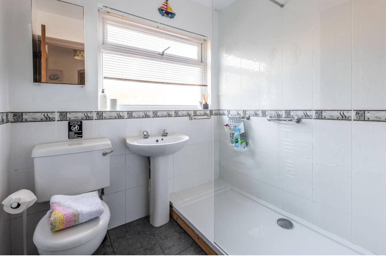 Apartamento vacacional entero, 1 Bed Flat - Sleeps 2 - Pets - Balcony - Parking in Looe, Cornualles