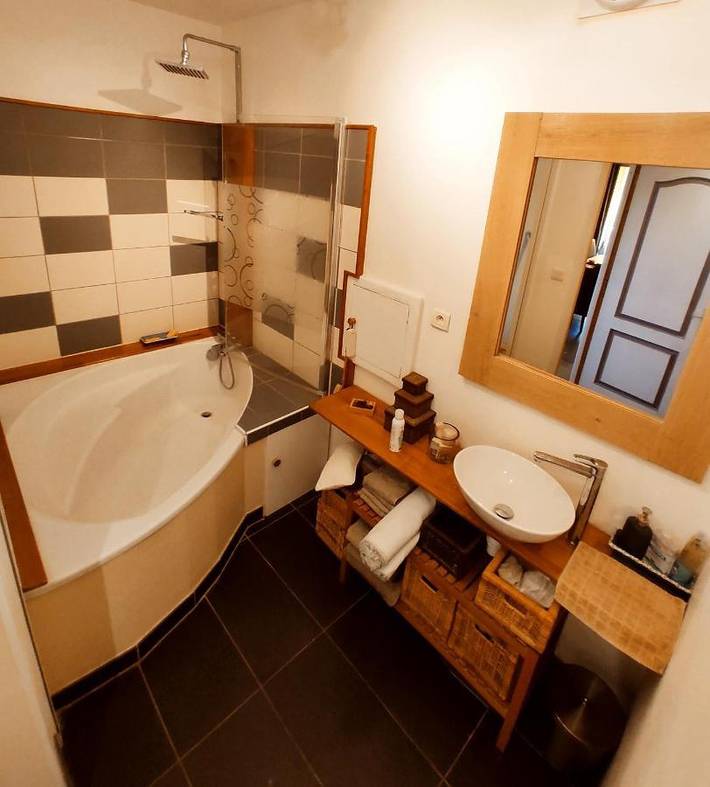 Gîte pour 6 personnes, avec Balcon ainsi que Terrasse et Vue à Saint-Priest - 4