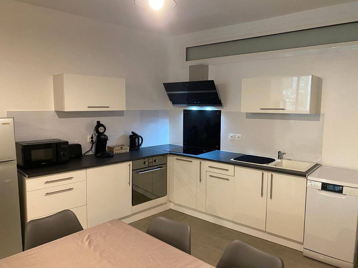 Appartement entier, Apartment - Split Level in Chablis, Région d'Auxerre