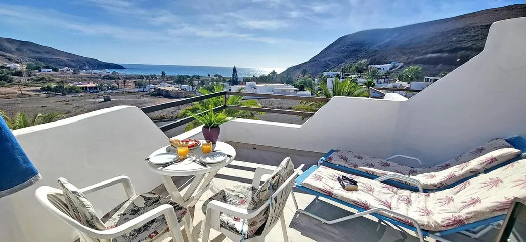 Apartamento de vacaciones para 2 personas, con piscina además de vistas y terraza - 1
