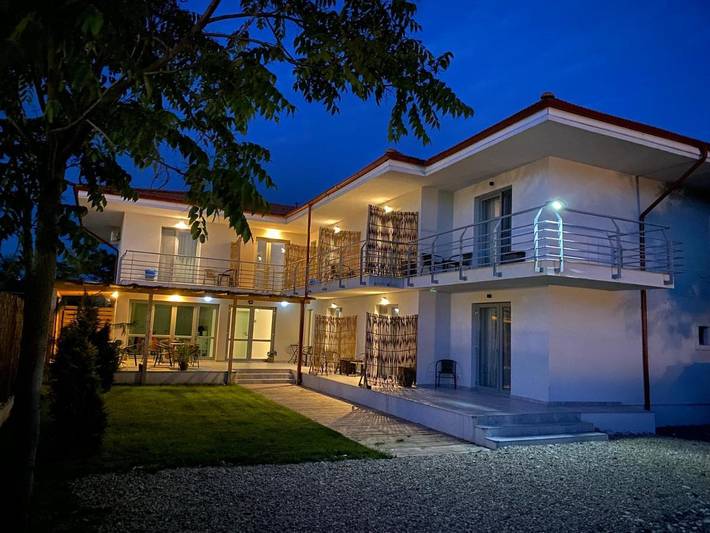 Maison d’hôte pour 2 personnes, avec terrasse ainsi que vue et jardin dans Vama Veche