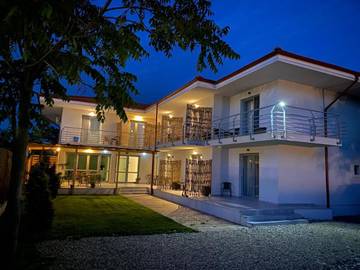 Maison d’hôte pour 2 personnes, avec jardin ainsi que terrasse et vue dans Vama Veche