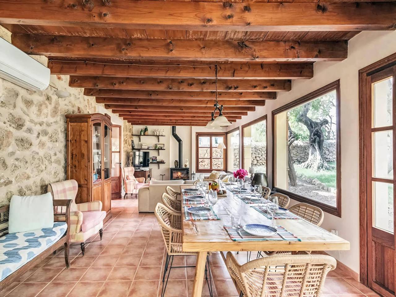 Villa in Santa María with Private Saltwater Pool in Rio Bananal, Espírito Santo