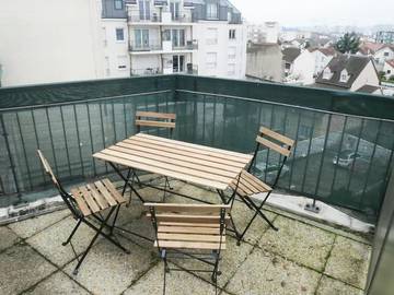 Gîte pour 8 personnes, avec balcon à Drancy