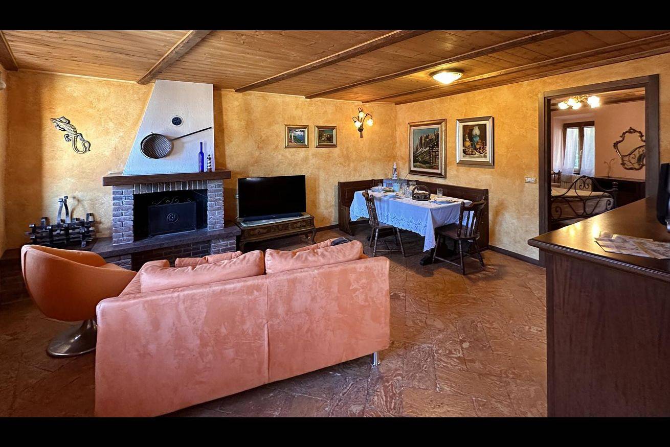 Ganze Wohnung, Faro sul lago apt in Colonno, Comer See