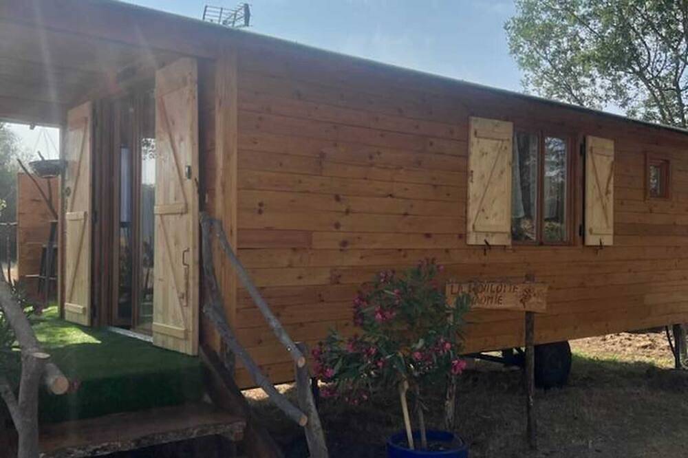 Homerez - Country caravan with spa in Cabariot in Cabariot, Rochefort region