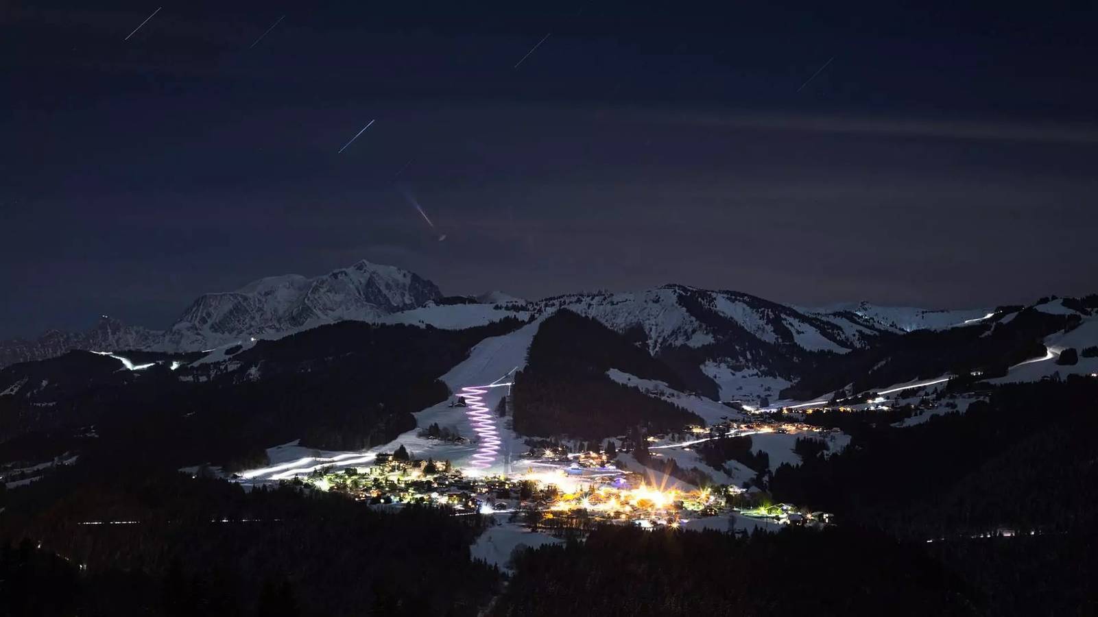 Entire apartment, South apartment with view of the slopes in Notre-Dame-de-Bellecombe, Albertville region