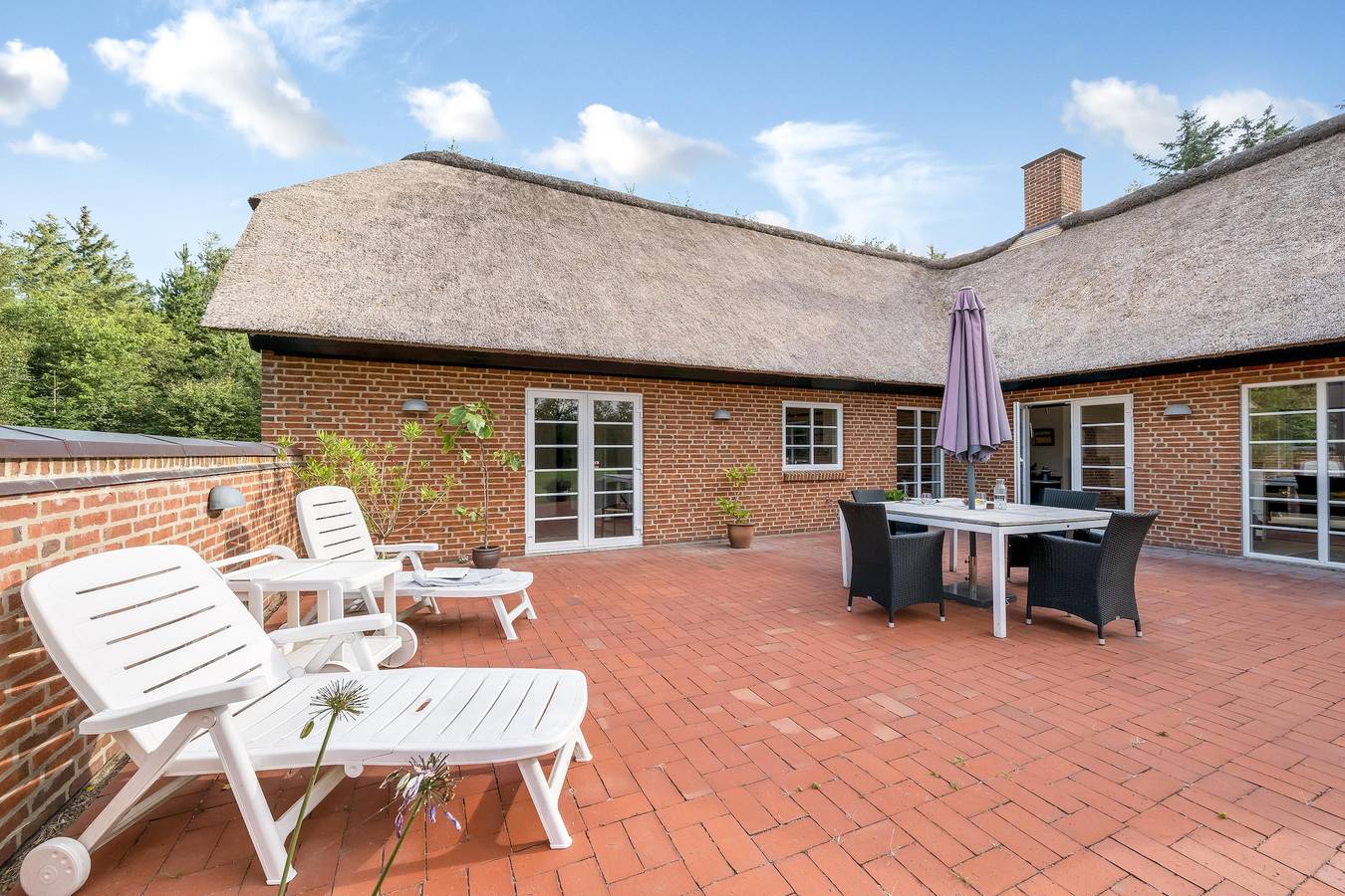 Lovely thatched holiday home with spa and sauna. in Ulfborg, Holstebro Region